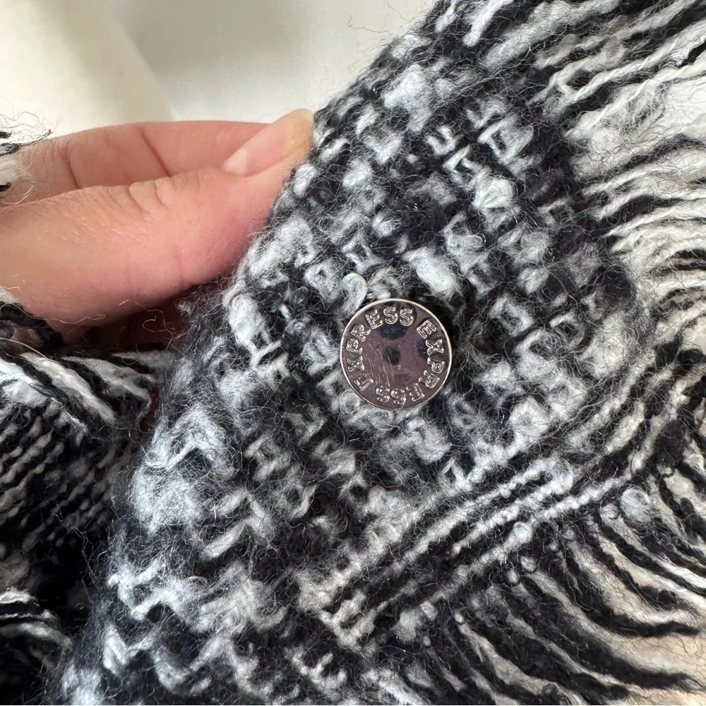 Express Houndstooth Cozy Black and White Scarf